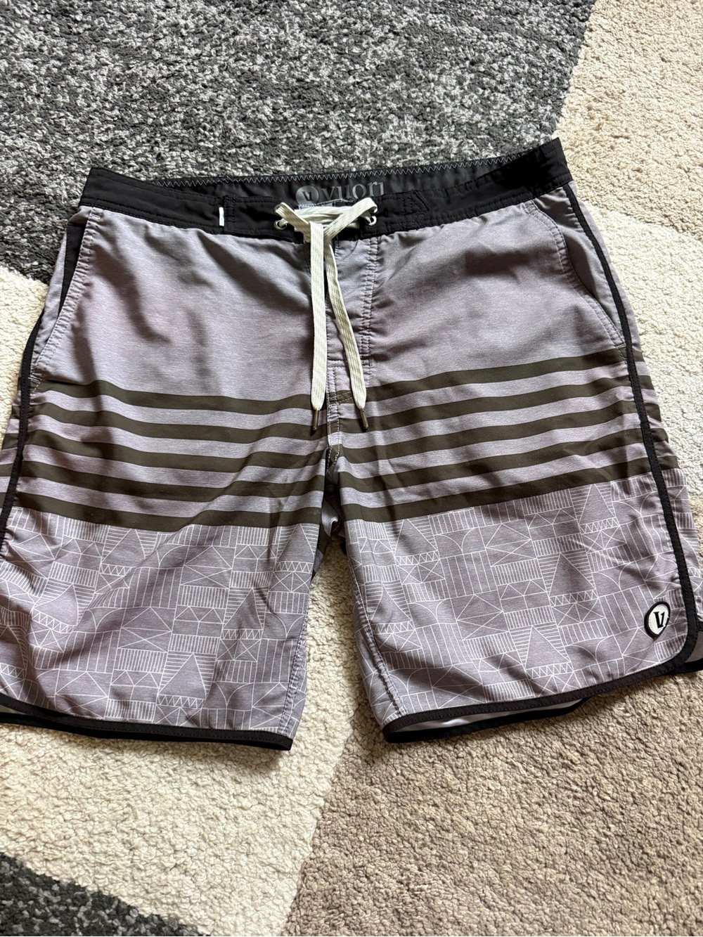 Vuori Men’s Gray Striped Swim Trunks-size 32